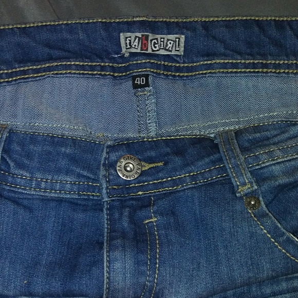 MINI SKIRT - Picture 2 of 4